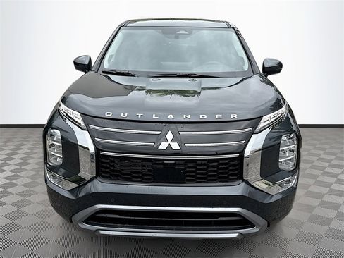 New 2026 Mitsubishi Outlander SE image 2