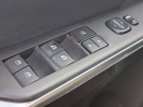 Used 2016 Toyota Camry SE image 13