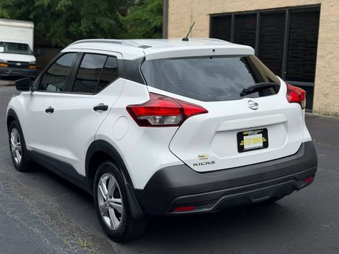 Used 2019 Nissan Kicks S FWD image 10