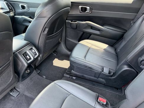 Used 2016 Kia Sorento SX FWD image 17