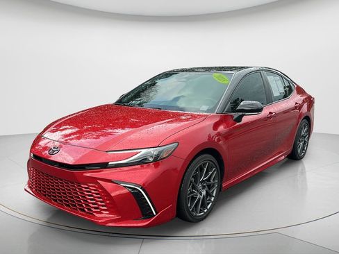 Used 2025 Toyota Camry XSE FWD image 1