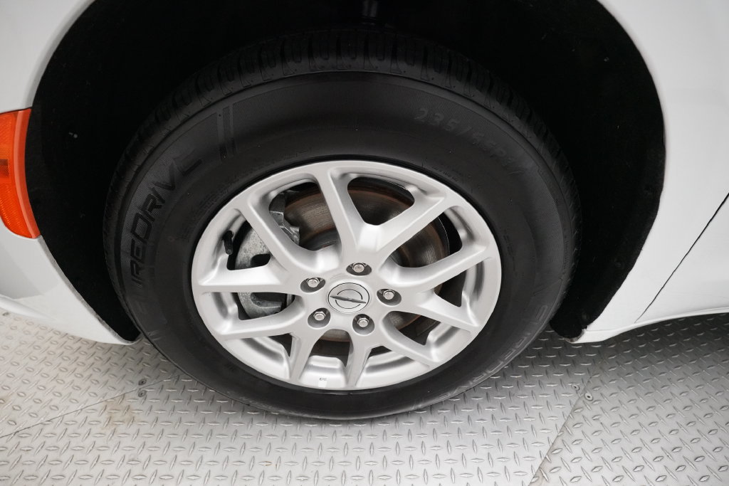 Used 2025 Chrysler Pacifica Select FWD image 26