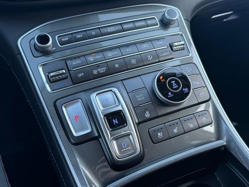 Used 2023 Hyundai Santa Fe Limited image 17