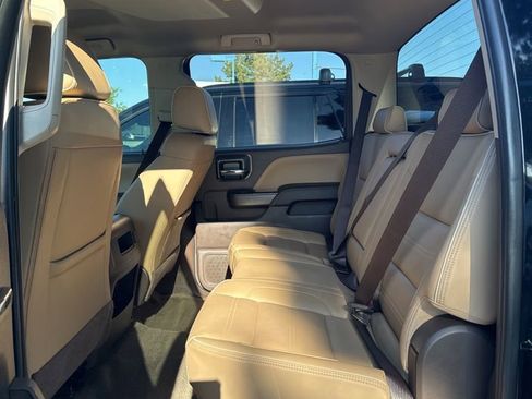 Used 2018 GMC Sierra 2500 Denali w/ Duramax Plus Package AWD/4WD image 5