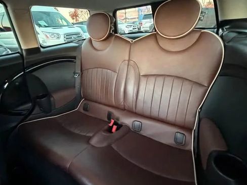 Used 2011 MINI Cooper Clubman w/ Premium Pkg image 10