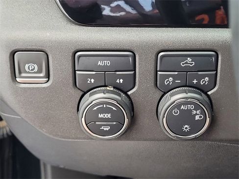 Used 2024 Chevrolet Silverado 1500 LT w/ Protection Package image 15