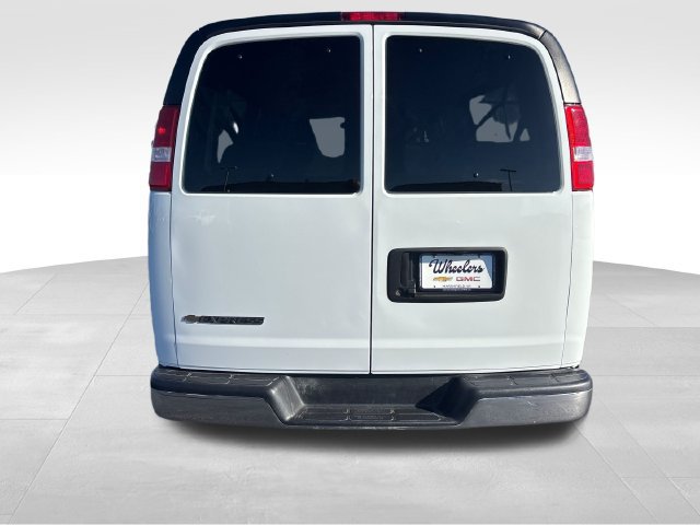 Used 2025 Chevrolet Express 3500 LT w/ LT Preferred Equipment Group RWD image 4