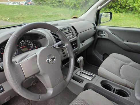 Used 2006 Nissan Frontier SE w/ (P01) Power Pkg RWD image 10
