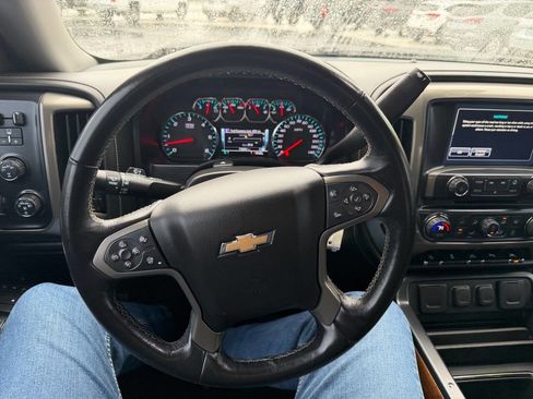 Used 2018 Chevrolet Silverado 1500 High Country image 8