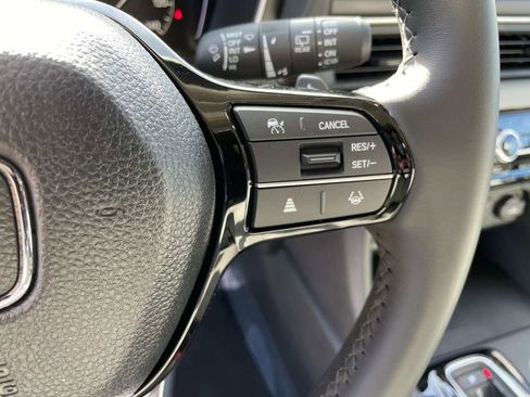 Used 2025 Honda Pilot EX-L image 18