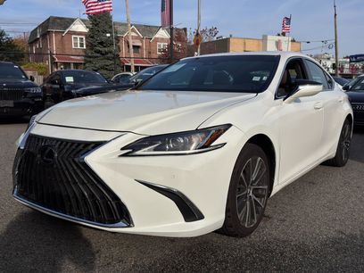 Used 2023 Lexus ES 250 w/ Premium Package