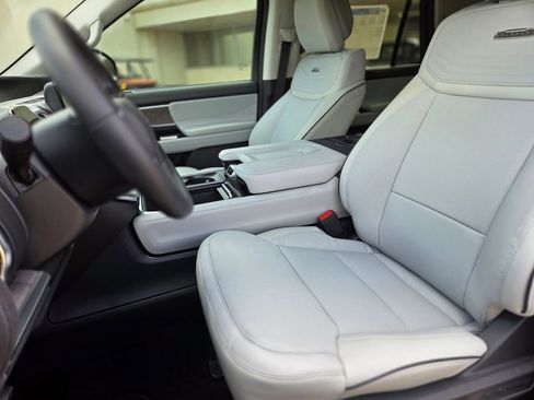 New 2026 Ford Expedition Platinum AWD/4WD image 27