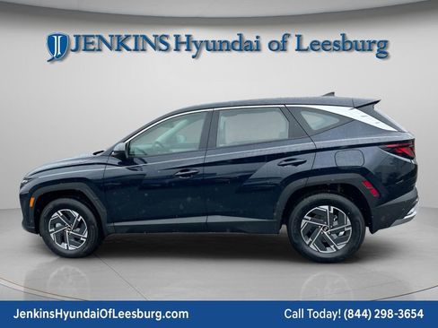 New 2026 Hyundai Tucson Blue SE image 8