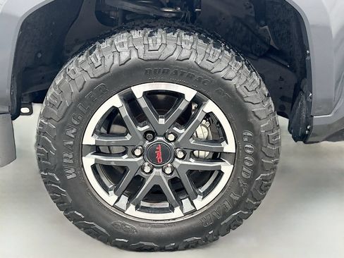 Used 2025 Toyota Tacoma TRD Sport AWD/4WD image 26
