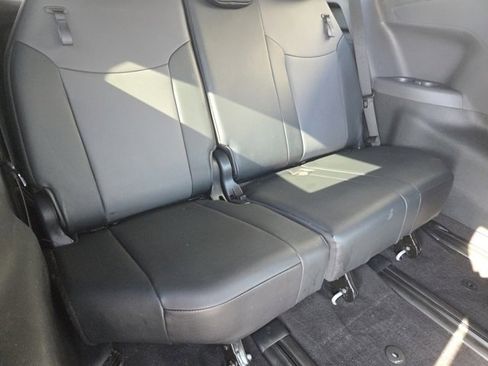 Used 2021 Toyota Sienna XSE image 29