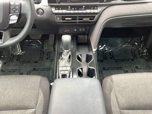 Used 2025 Toyota Camry LE w/ Convenience Package FWD image 14