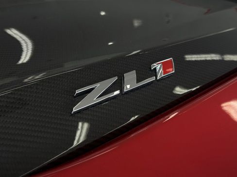 Used 2018 Chevrolet Camaro ZL1 RWD image 28