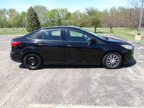 Used 2016 Ford Focus S FWD image 2