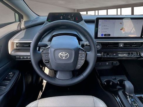 Used 2023 Toyota Prius XLE image 8