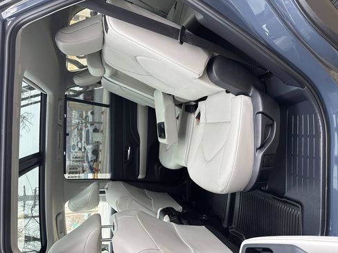 Used 2025 Toyota Grand Highlander AWD image 21