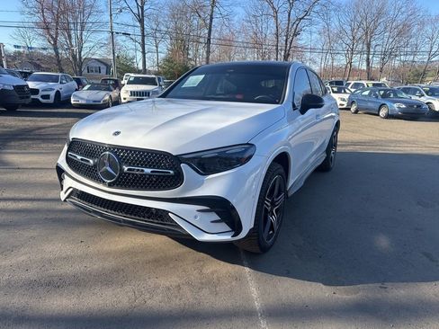Used 2024 Mercedes-Benz GLC 300 4MATIC image 2