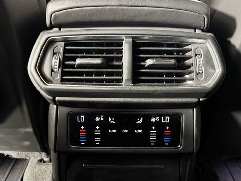Used 2019 Lamborghini Urus AWD/4WD image 35