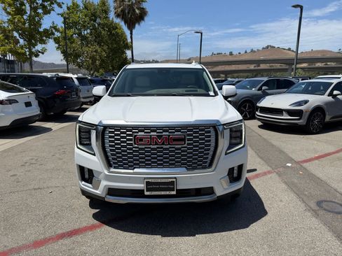 Used 2023 GMC Yukon Denali RWD image 2