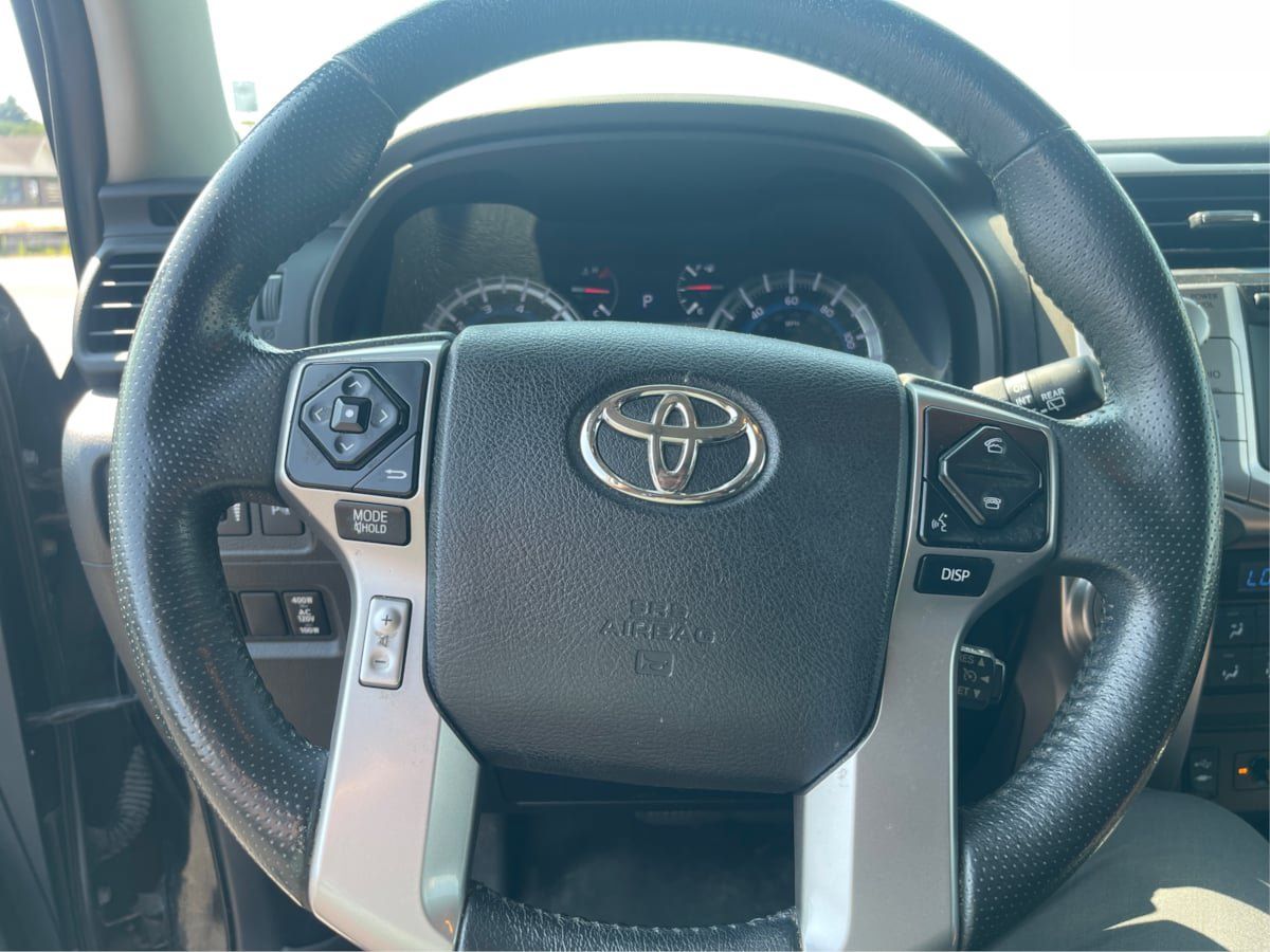 Used 2015 Toyota 4Runner Limited AWD/4WD image 18