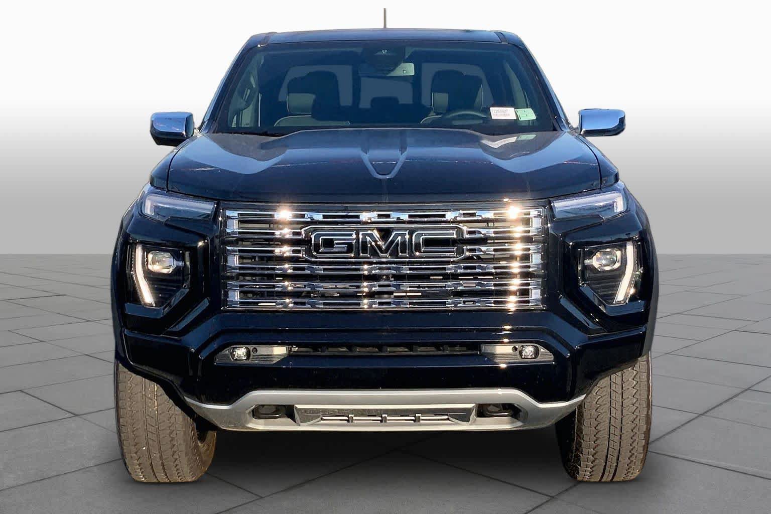 New 2026 GMC Canyon Denali w/ LPO, Denali Black Edition AWD/4WD image 3