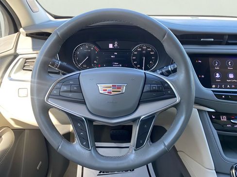 Used 2020 Cadillac XT5 Premium Luxury w/ LPO, Floor Liner Package AWD/4WD image 20