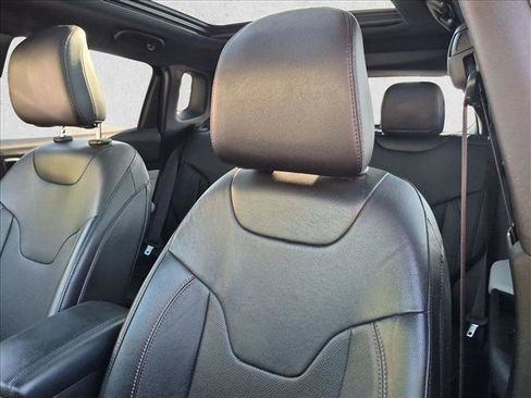 Used 2023 Jeep Compass Limited w/ Sun and Sound Group AWD/4WD image 13