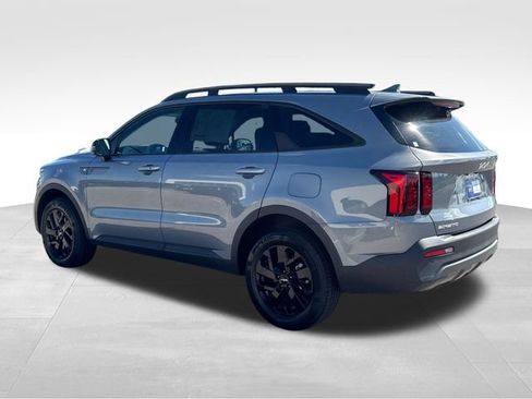 Used 2023 Kia Sorento S AWD/4WD image 3