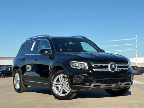 Used 2021 Mercedes-Benz GLB 250 image 2