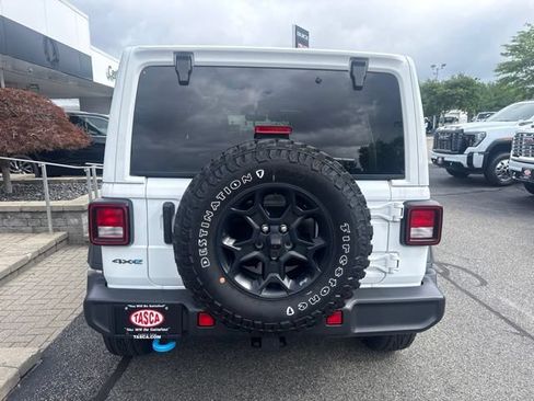Used 2023 Jeep Wrangler Unlimited w/ Sun & Screen Package AWD/4WD image 7