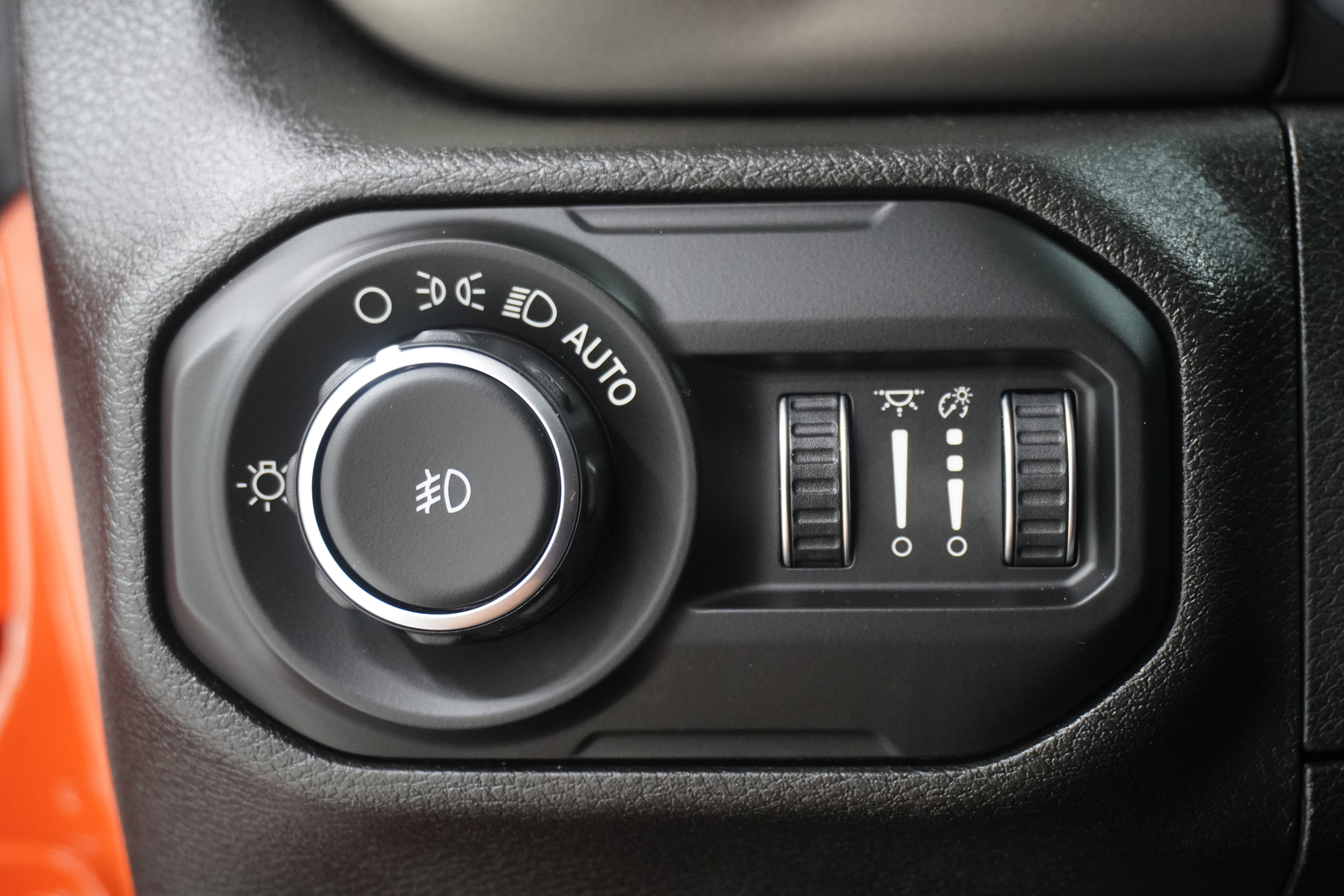 Used 2018 Jeep Wrangler Unlimited Sport S AWD/4WD image 25