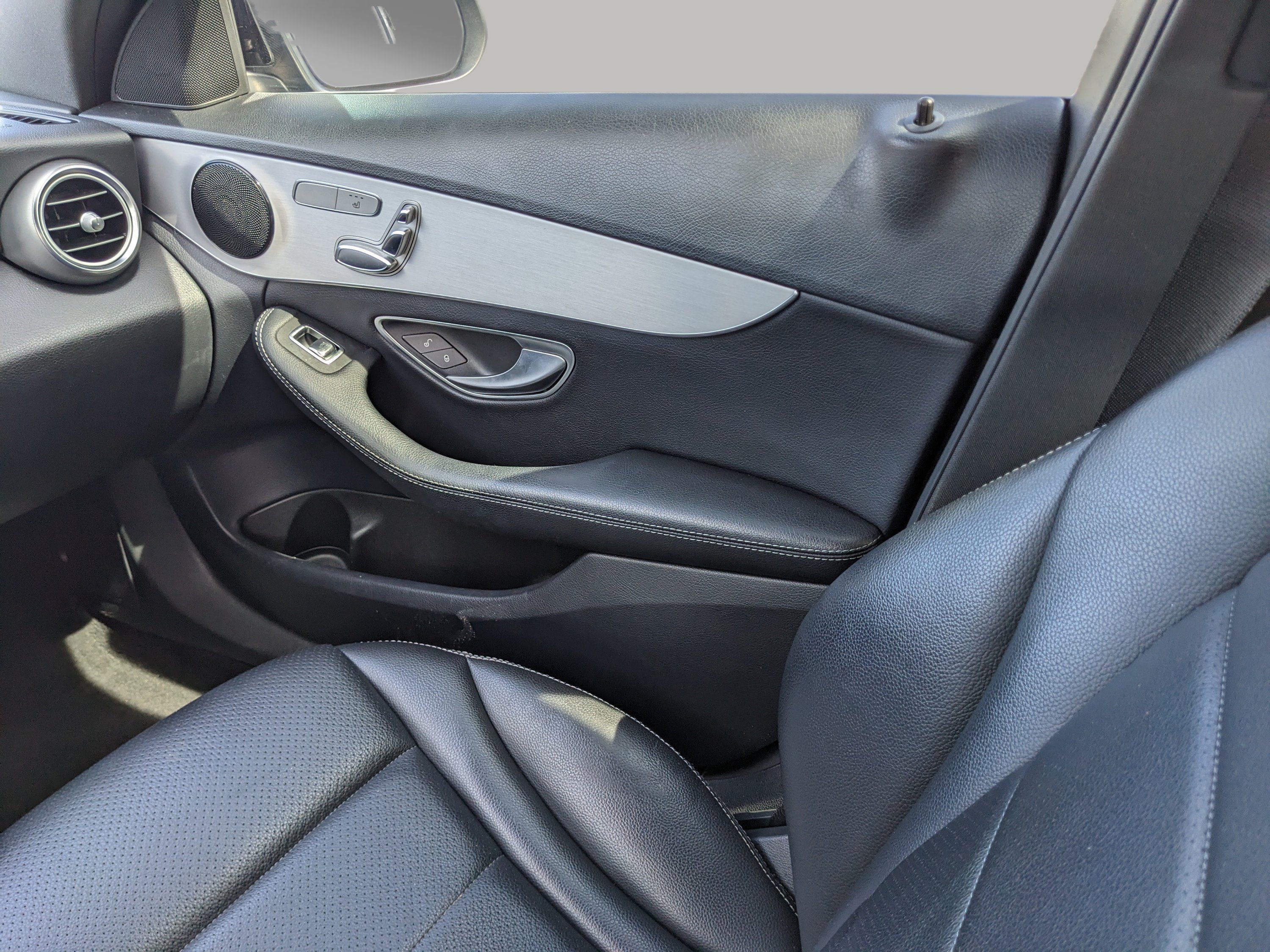 Used 2019 Mercedes-Benz C 300 Sedan image 16