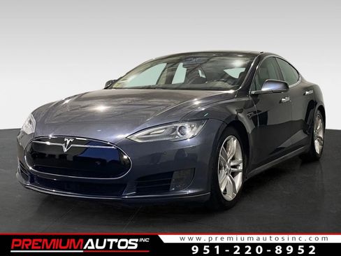 Used 2015 Tesla Model S 70D image 1