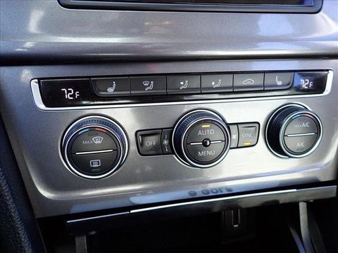 Used 2015 Volkswagen e-Golf Limited Edition image 19