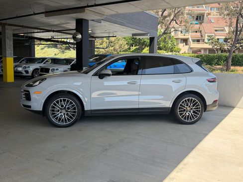 Certified 2023 Porsche Cayenne AWD/4WD image 19