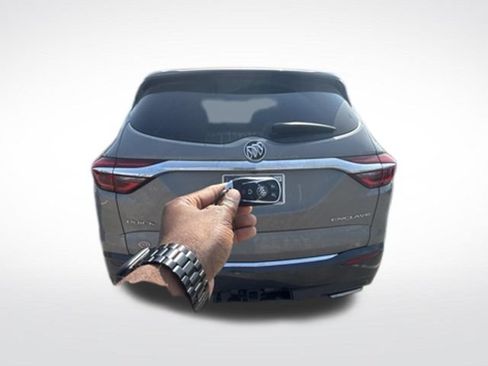Used 2018 Buick Enclave Essence w/ Trailering Package FWD image 6