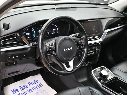 Used 2022 Kia Niro EX Premium w/ Cold Weather Package FWD image 18