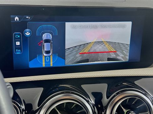 Used 2025 Mercedes-Benz CLA 250 image 21