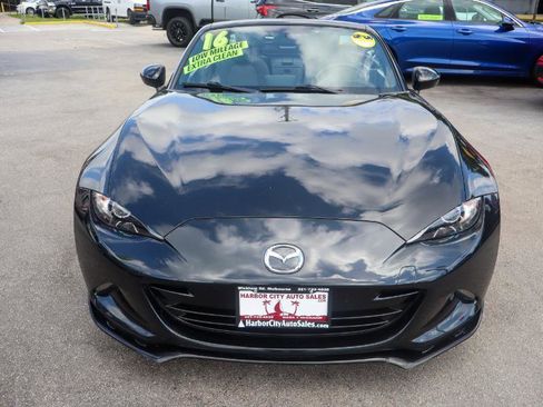 Used 2016 MAZDA MX-5 Miata Club RWD image 8