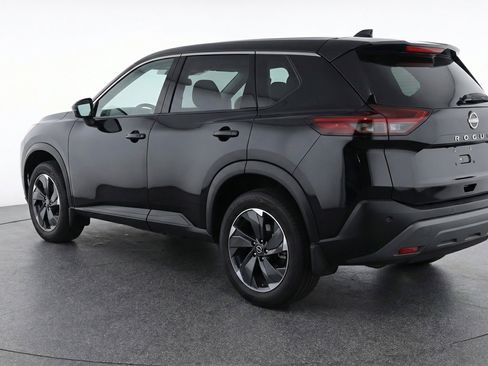 Used 2025 Nissan Rogue SV AWD/4WD image 6