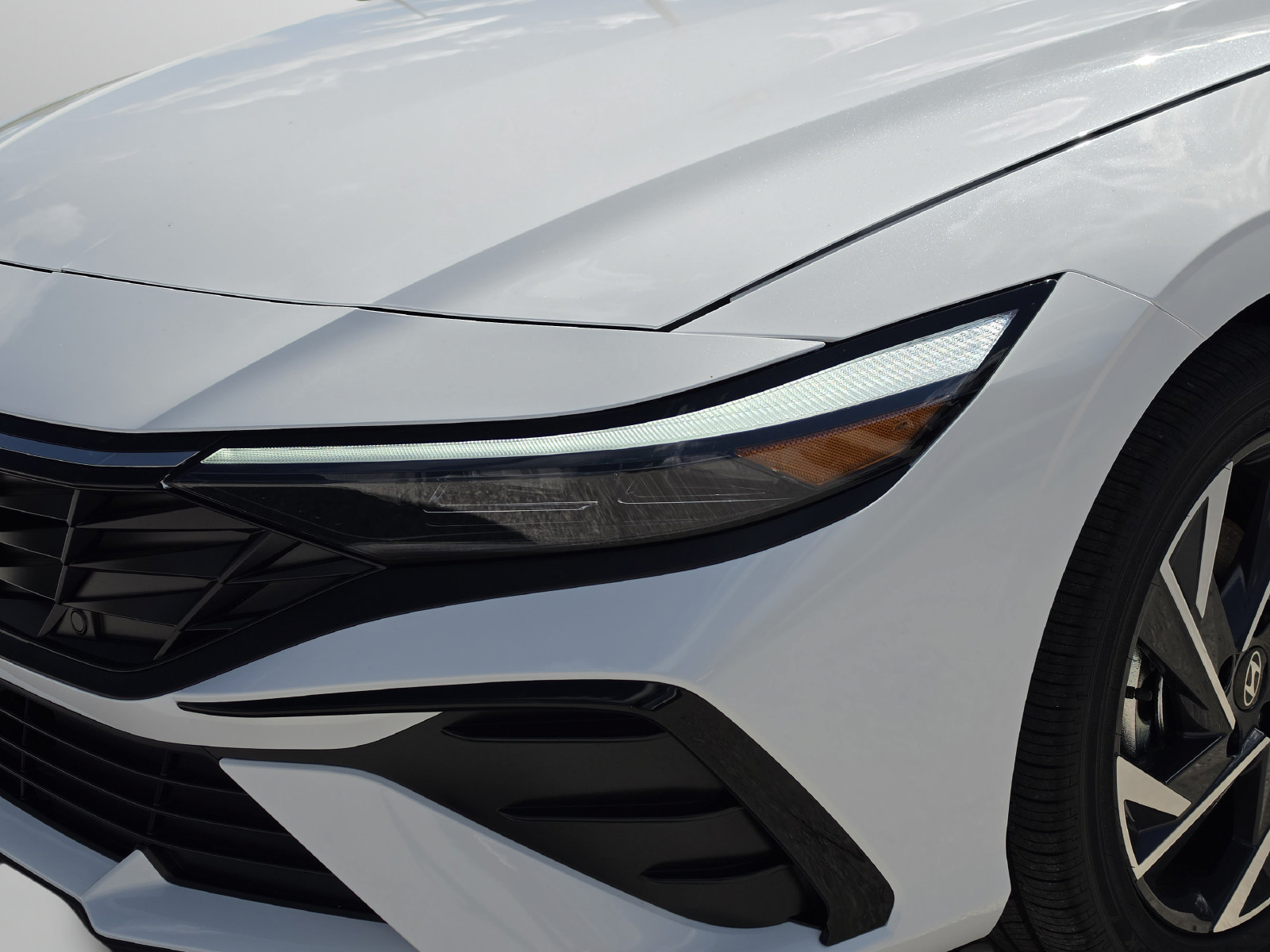 New 2026 Hyundai Elantra Limited FWD image 37