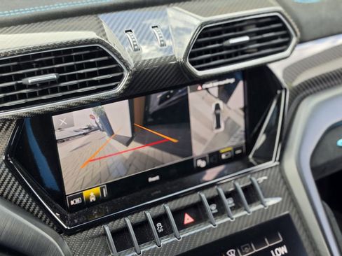Used 2024 Lamborghini Urus Performante image 25