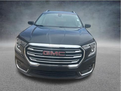 Used 2024 GMC Terrain SLT FWD image 3