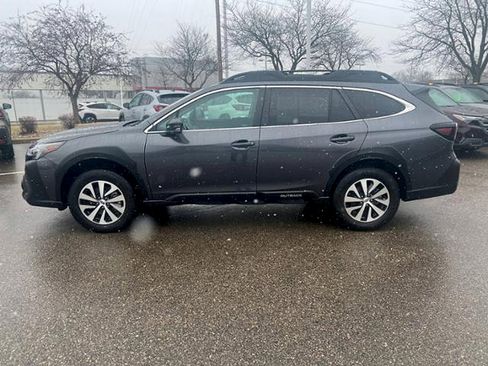 Certified 2025 Subaru Outback Premium AWD/4WD image 3