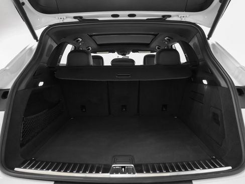 Used 2024 Porsche Cayenne image 15