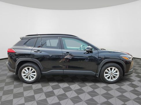Used 2023 Toyota Corolla Cross LE w/ Moonroof Package AWD/4WD image 6
